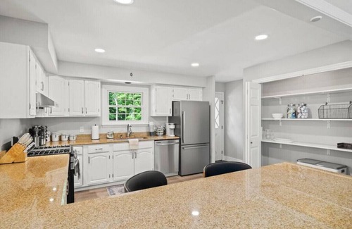 Greenfield Center Casa | "The Stream House" Saratoga home on 4+ acres
