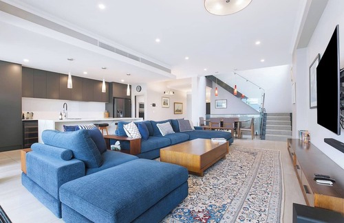 Bulimba Apartamento | The Stuart Tri Level Luxury with Poolside Dining