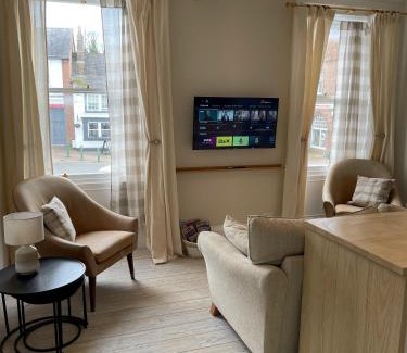 Wing Apartamento | The Studio Apartment, Sleeps 4, Town Centre