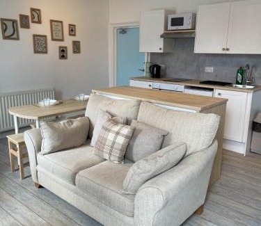 Wing Apartamento | The Studio Apartment, Sleeps 4, Town Centre