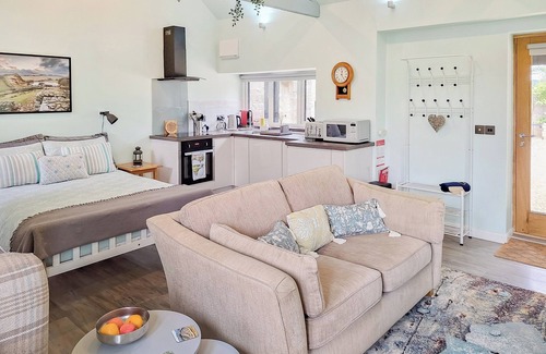 Bellingham Cabaña | The Studio at Westfield