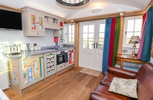 Ryther Cabaña | THE STUDIO, romantic, with a garden in Tadcaster