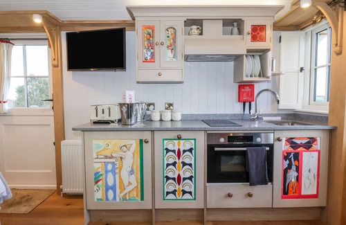 Ryther Cabaña | THE STUDIO, romantic, with a garden in Tadcaster