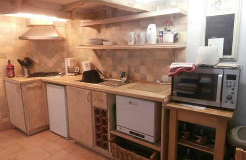 Hautefort Casa | The Studio (Studio Apartment, Sleeps 2/4)
