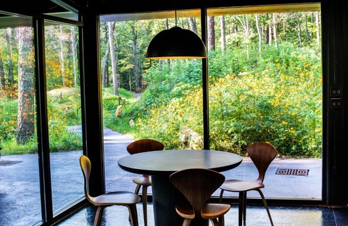 South Bloomingville Casa | The Study @ Lost Cavern