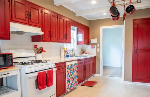 Broadmoor Casa | ★The Stylin’ Stop★Pet, Child, Baby Friendly★Quiet★