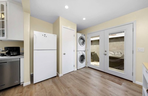 Crown Point Casa | The Succulent House - 2BR, 2Bath!