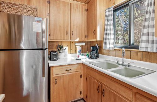 Sugarloaf Casa | The Sugar Loft - Cozy cabin located in one of the quietest neighborhoods! Relax and recharge!