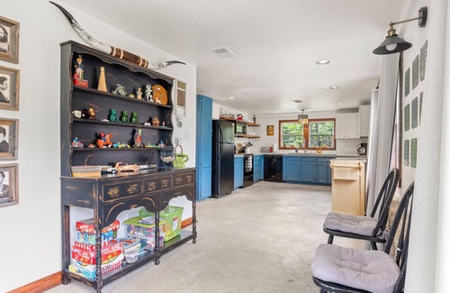 Dripping Springs Cabina | Sugar Shack- A Sweet Hill Country Cabin