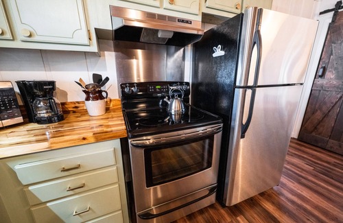Higden Casa | “The Sugarloaf Mountain Cabin” A Charming Lakefront Escape!!