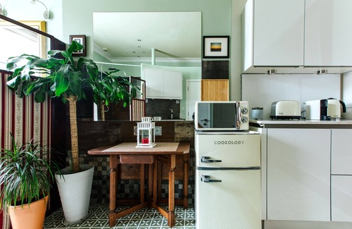 Pontcanna Apartamento | The Suite | Cardiff City Centre + Private Parking
