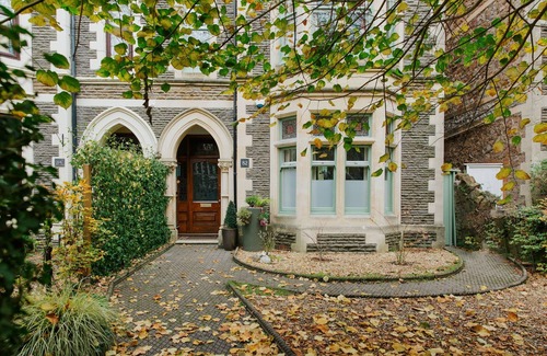 Pontcanna Apartamento | The Suite | Cardiff City Centre + Private Parking