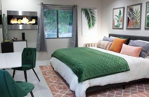 Palm Springs Casa | The Suite Spot - A Hotel Style Bungalow