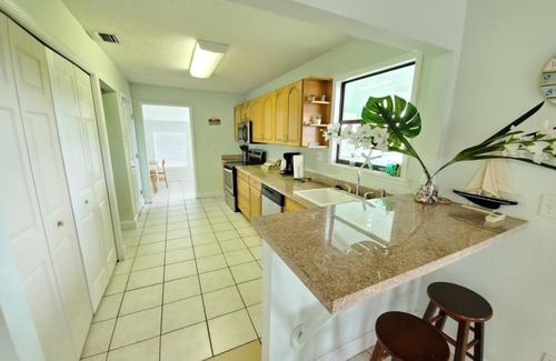 Crescent Beach Casa | The Summer House - All home