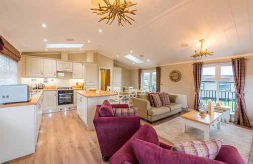 Otterham Apartamento | The Summerhouse Lodge-Baño con ducha-Vista al campo-Lodge