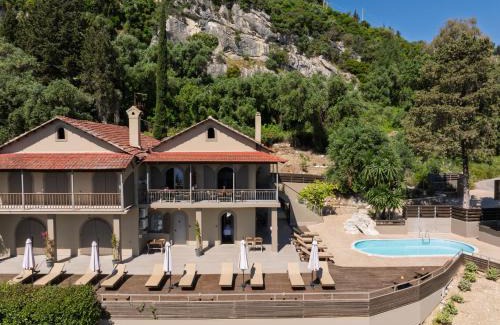 Dafnata Casa | The Summit Escape House
