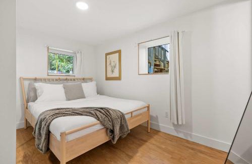 Sunnyside Casa | The Sunday Charming Private Suite in Calgary