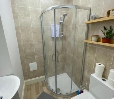 Stoke Casa | The Sunflower En-suite Room