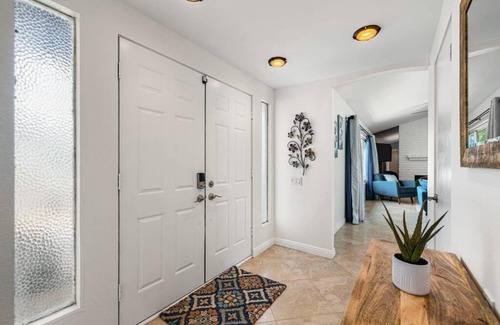 Racquet Club South Casa | The Sunny Side House