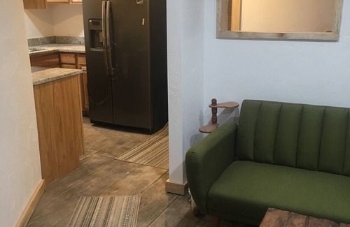 Whittier Casa | El lugar soleado cerca del centro y Rino