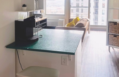 Sun Valley Apartamento | The Sunny Studio With City Views