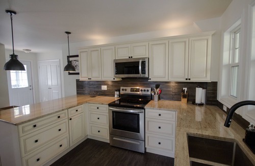 Algoma District Cabaña | The Sunrise - Peaceful Waterfront Cottage on Dunlop Lake in Elliot Lake