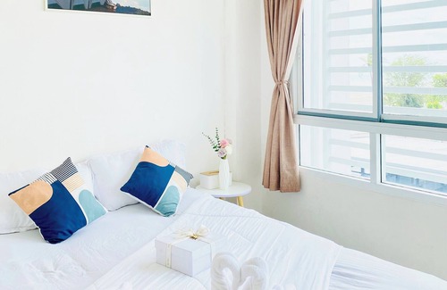 Saen Suk Hotel | The Sunset Bangsaen Seaview