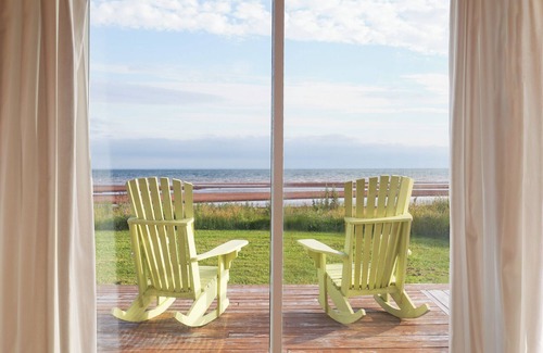 Fernwood Casa | The Sunset Beach Bungalow