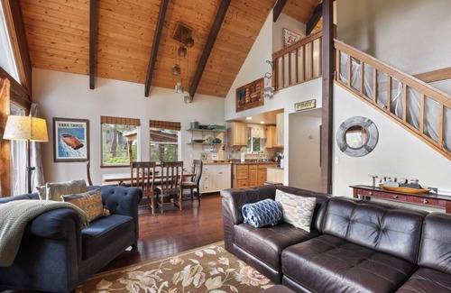Carnelian Bay Chalet De Esquí | The Sunset Getaway - Hot Tub, Dog Friendly