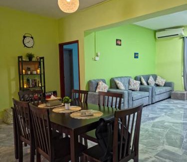 Tanjung Tanah Merah Apartamento | The Sunset Terrace -Teluk Kemang, Sunset view, Walk to beach