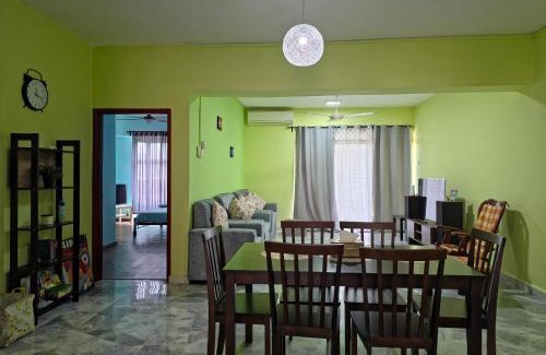 Tanjung Tanah Merah Apartamento | The Sunset Terrace -Teluk Kemang, Sunset view, Walk to beach