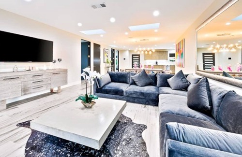 Faircrest Heights Villa | The Sunset Villa Se eleva