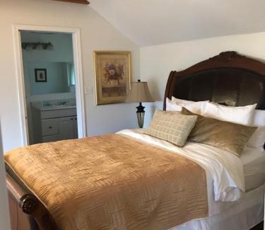 Regional District of Nanaimo Cabina | The Surf Lodge and Pub
