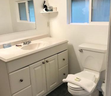 Regional District of Nanaimo Cabina | The Surf Lodge and Pub