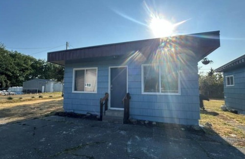 Westport Cabina | The Surf Shack in Westport: Cozy Cabin Near the Beach
