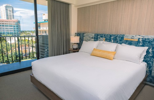 Waikiki Hotel | The Surfjack Hotel & Swim Club