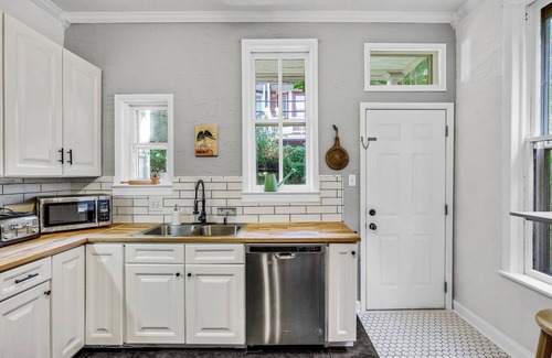 Harrisburg - Hershey Casa | The Swallow House - 3BR, *HOT TUB*, Midtown HBG