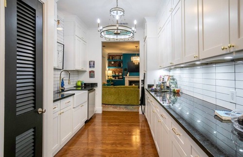 Oxford Casa | The Sweet Bay King Suite by Velvet Ditch Villas