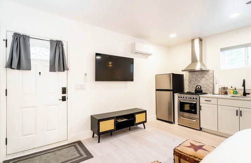 Meiners Oaks Apartamento | 'The Sweet Pad' - Cozy Studio with WiFi and AC in lovely Ojai