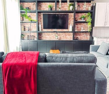 Talbot's Corner Casa | The Swift House - 13 Bed Townhome in East Nash!