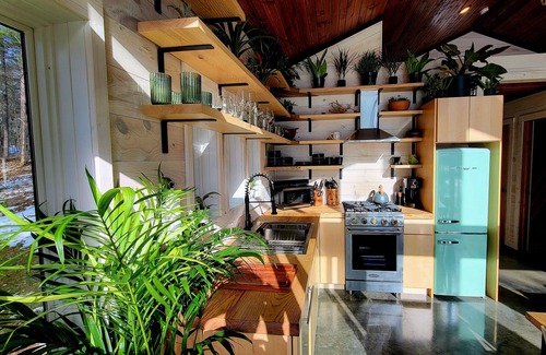Hayward Chalet De Esquí | The Sylvan Chalet, Modern, Lakefront, Private, Refined, Close to Trails,