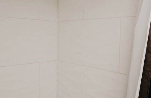 Fredericksburg Cabina | The Syrah-Country Meets Glam