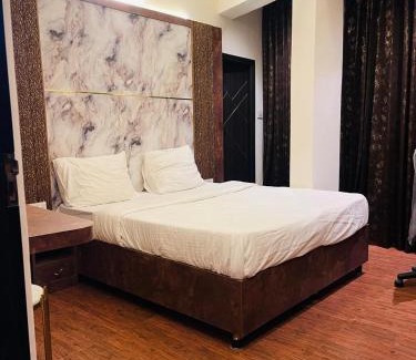 Pulikeshi Nagar Hotel | The Taaj Comforts