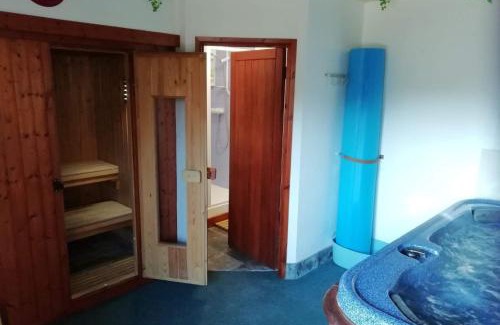 Hartland Casa | The Tack Room