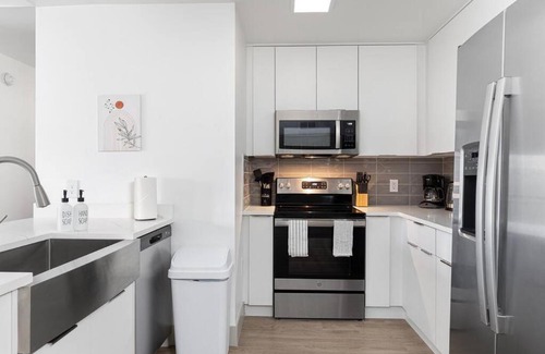 Charlotte Center City Apartamento | The Tar Heel - Stylish 4BR with City Views - Free Parking - Gym - Pet-Friendly