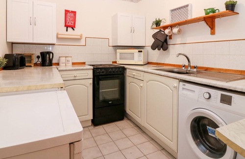 Rosehearty Casa | THE TARDIS, pet friendly, country holiday cottage in Rosehearty