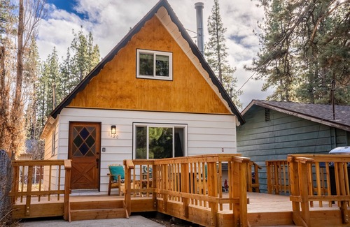 Big Bear City Cabina | The Teddy Bear Cabin! Large Patio!