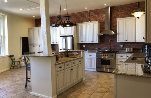 Historic Downtown Lancaster Apartamento | La casa del cajero en el príncipe