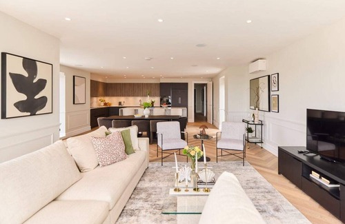 Golders Green Cabaña | The Temple Fortune Crib - Lovely 3BDR House with Balcony