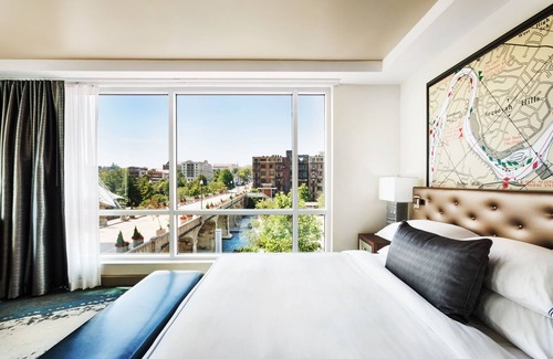 Downtown Knoxville Hotel | THE TENNESSEAN Hotel